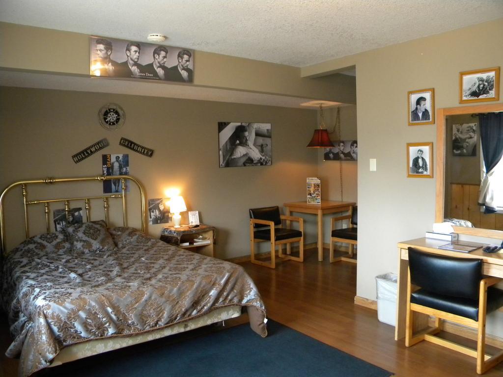 Blue And White Motel Kalispell Rum bild