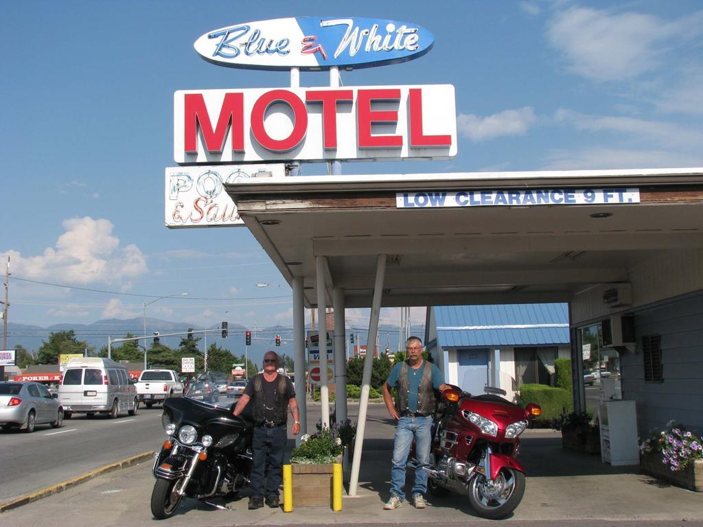 Blue And White Motel Kalispell Exteriör bild